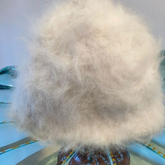 HAND CRAFTED New Fur Ivory White Cream Tone Nuetral Hand Knit Cruelty Free Hat - Picture 3 of 16